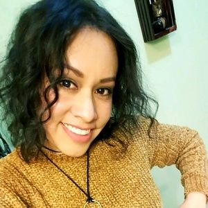 Meet your Posher, Rebeca